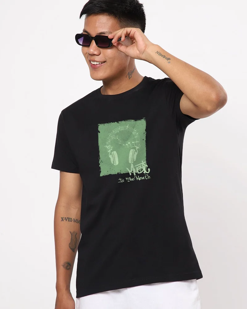 bewakoof Men's Black The New O2 Graphic Printed T-shirt